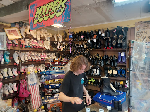 Skate Shop «Glenwood Skate Shop Da Coach», reviews and photos, 656 Holbrook Rd, Glenwood, IL 60425, USA