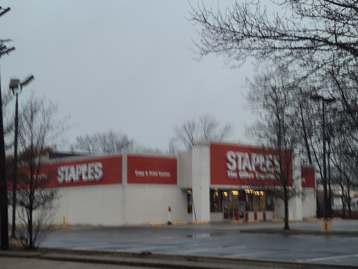 Office Supply Store «Staples», reviews and photos, 25 W Central Ave, Bergenfield, NJ 07621, USA