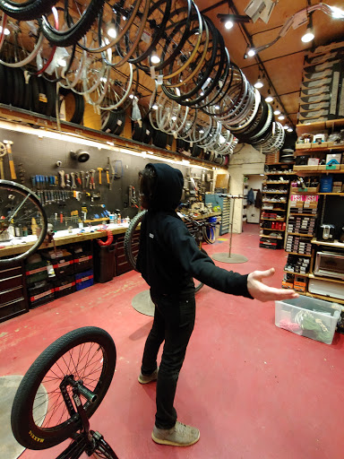 Bicycle Store «Belmar Bike Shop», reviews and photos, 1318 Main St, Belmar, NJ 07719, USA