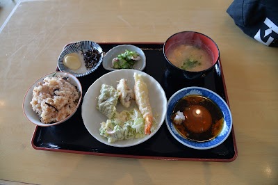 島娘（丸亀市本島町泊、食堂「島娘」）