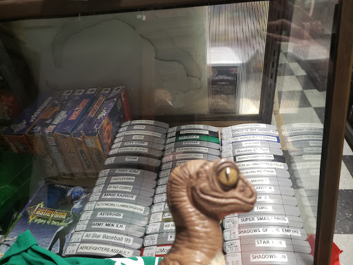 Vintage Clothing Store «STAR POP Vintage + Modern», reviews and photos, 15813 Waterloo Rd, Cleveland, OH 44110, USA