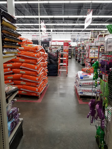 Home Improvement Store «Tractor Supply Co.», reviews and photos, 57184 Lyon Center Dr, New Hudson, MI 48165, USA