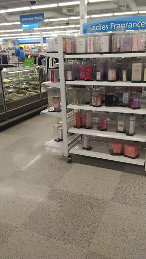 Clothing Store «Ross Dress for Less», reviews and photos, 7511 Lemont Rd, Darien, IL 60561, USA