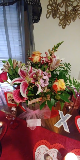 Gift Shop «Avenue Flower Shop», reviews and photos, 10632 S Cicero Ave, Oak Lawn, IL 60453, USA