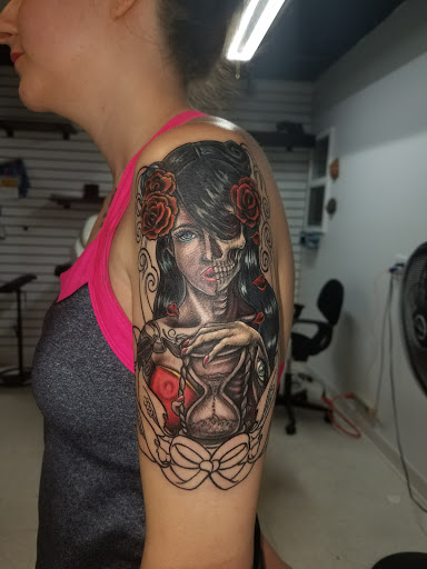 Tattoo Shop «Hazy Daze Tattoo Studio», reviews and photos, 2104 Strand St, Galveston, TX 77550, USA