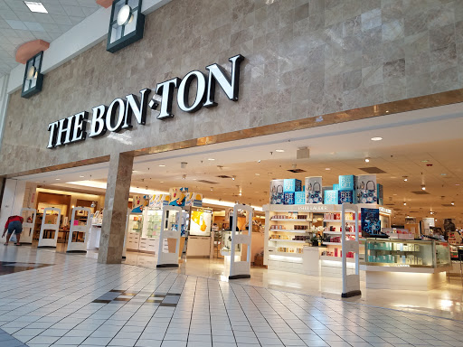 Shopping Mall «Valley Mall», reviews and photos, 17301 Valley Mall Rd, Hagerstown, MD 21740, USA