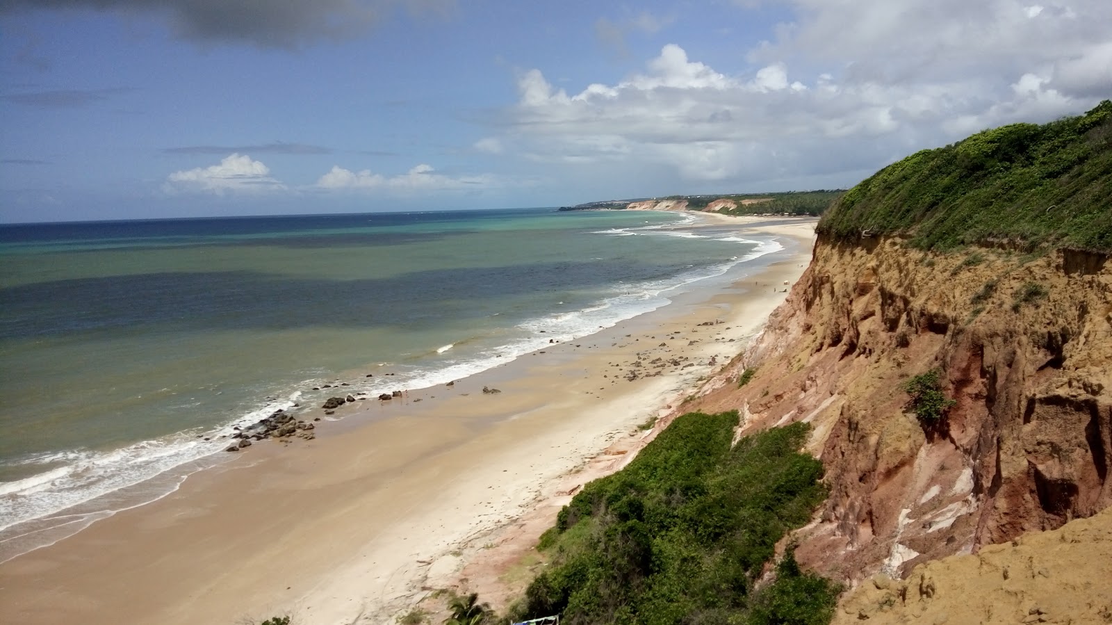 Zdjęcie Plaża Barra De Gramame Norte otoczony górami