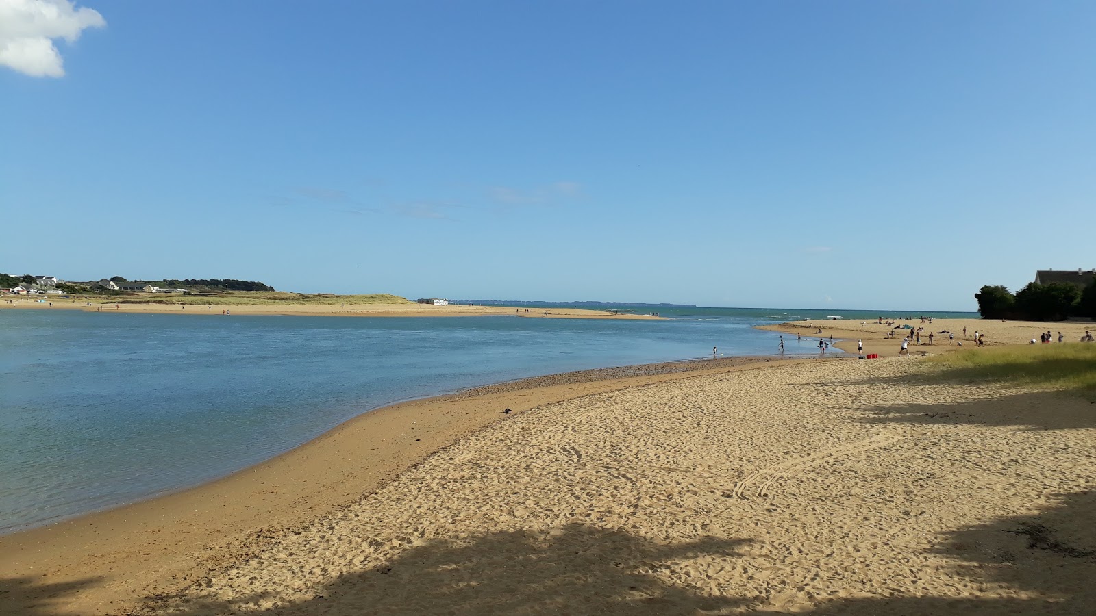 Plage de Saint Julien'in fotoğrafı imkanlar alanı