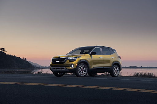 Car Dealer «Summit Place Kia», reviews and photos, 2200 Elizabeth Lake Rd, Waterford Twp, MI 48328, USA