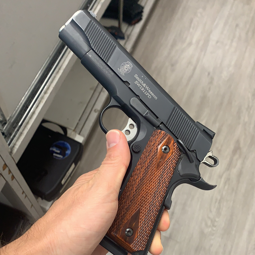 Gun Shop «South Dade Jewelry & Gun Exchange», reviews and photos, 20848 S Dixie Hwy, Miami, FL 33189, USA