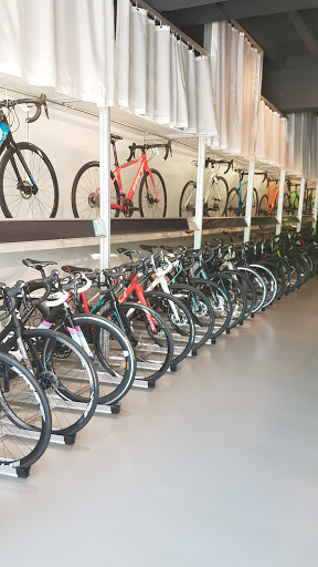 Bicycle Store «roll: Bike Shop on Main Street - Columbus», reviews and photos, 2468 E Main St, Bexley, OH 43209, USA