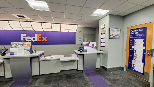 Shipping and Mailing Service «FedEx Ship Center», reviews and photos, 5500 220th Ave SE, Issaquah, WA 98029, USA