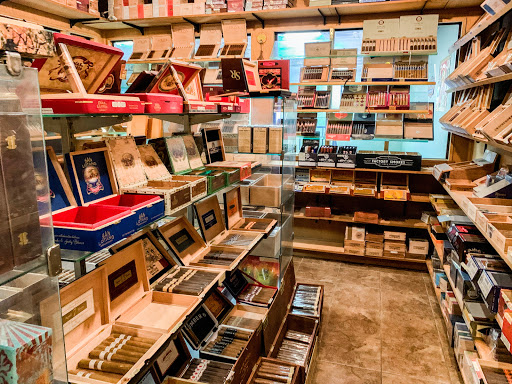 Cigar Shop «Tobacco Road Fine Cigars, Indoor Golf & Gifts.», reviews and photos, 3118 S Cooper St, Arlington, TX 76015, USA
