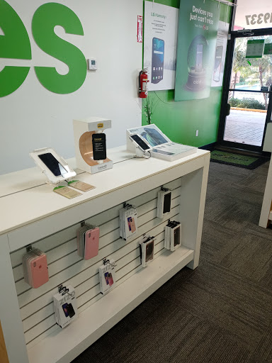 Cell Phone Store «Cricket Wireless Authorized Retailer», reviews and photos, 19337 S Dixie Hwy, Cutler Bay, FL 33157, USA