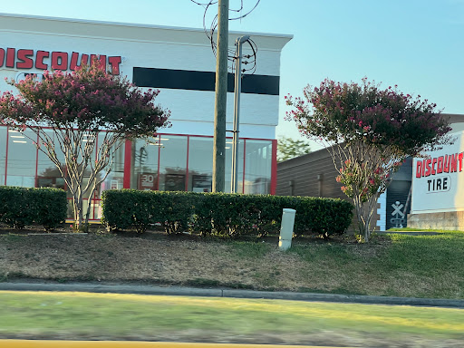 Tire Shop «Discount Tire Store - Cypress, TX», reviews and photos, 17326 Spring Cypress Rd, Cypress, TX 77429, USA
