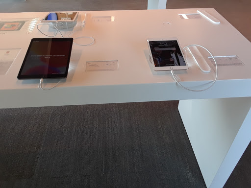 Cell Phone Store «AT&T», reviews and photos, 305 Gellert Blvd, Daly City, CA 94015, USA