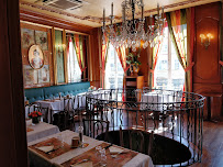 Atmosphère du Restaurant Les Deux Garçons à Aix-en-Provence - n°8