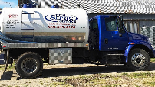 Young Septic Tank Cleaning Services in Maquoketa, Iowa