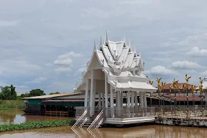 Commemorative building for Queen Sunantha Kumarirat image