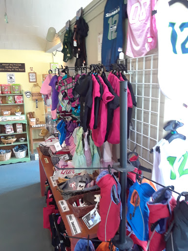 Pet Supply Store «Puppy Love By the Sea», reviews and photos, 271 N Hemlock St, Cannon Beach, OR 97110, USA