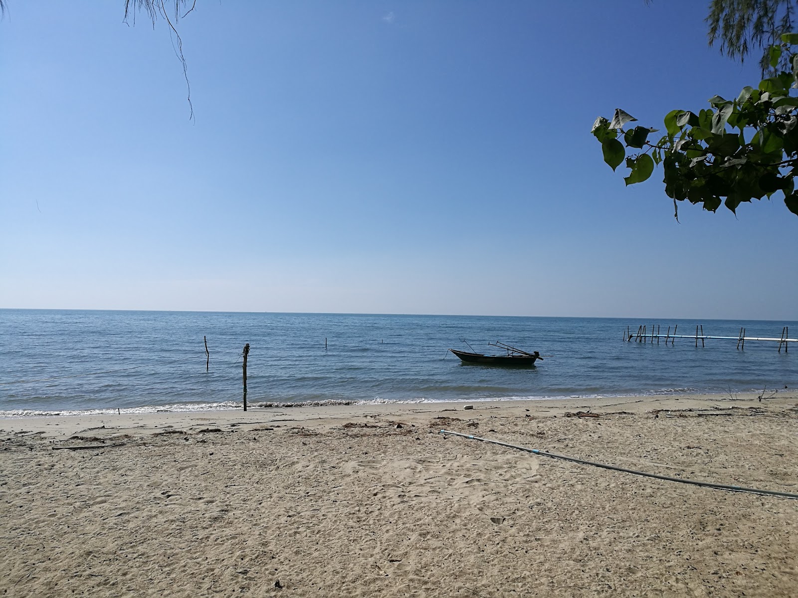 Photo de Hat Ploy Dang Beach avec un niveau de propreté de très propre