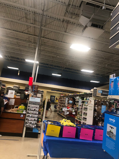 Pet Supply Store «PetSmart», reviews and photos, 3995 Welsh Rd, Willow Grove, PA 19090, USA