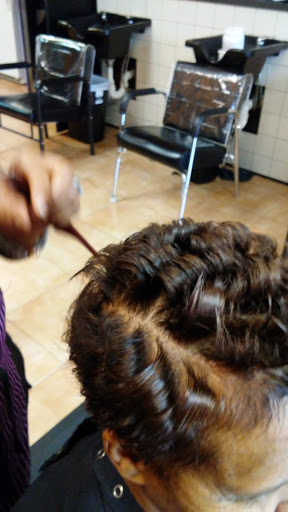 Beauty Salon «J J Hair & Nail Salon Inc», reviews and photos, 4071 NW 34th St, Lauderdale Lakes, FL 33319, USA