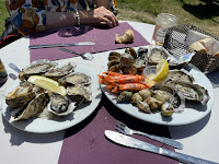 Plats et boissons du Restaurant de fruits de mer Dégustation huîtres crevettes imperiales à Ars-en-Ré - n°1