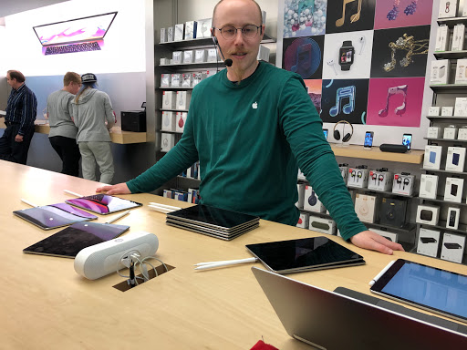 Computer Store «Apple Lehigh Valley», reviews and photos, 250 Lehigh Valley Mall, Whitehall, PA 18052, USA