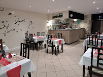 Atmosphère du Restaurant Le Petit Valadier / BRASERO TRAITEUR à La Sauvetat-sur-Lède - n°1
