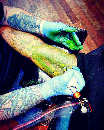 Tattoo Shop «The Lucky Devil Tattoo Parlor», reviews and photos, 2119 Needmore Rd, Dayton, OH 45414, USA