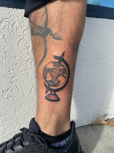 Tattoo Shop «Diamond Dagger Tattoo Studio», reviews and photos, 8894 Fort Smallwood Rd #9a, Pasadena, MD 21122, USA