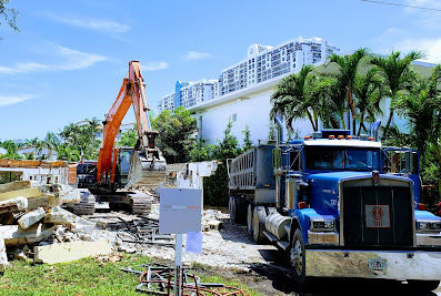 Garbageman.com | Garbage & Trash Removal on Miami Beach & Palm Beach. Dirt Hauling, Demolition, and Dumpsters