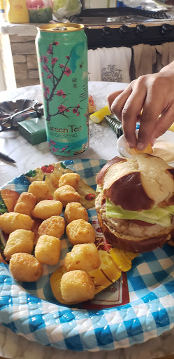 Grocery Store «Grocery Outlet Bargain Market», reviews and photos, 3566 W Shaw Ave, Fresno, CA 93711, USA