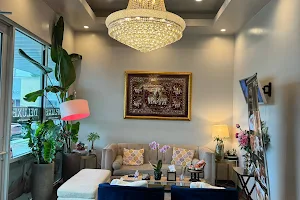 Deluxe Therapeutic Massage & Spa of Magnolia image