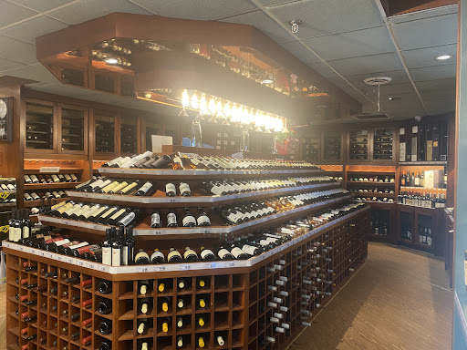 Wine Store «Great Neck Wines & Spirits», reviews and photos, 13 N Station Plaza, Great Neck, NY 11021, USA
