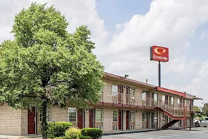 Econo Lodge image