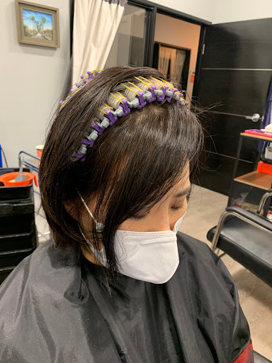 Beauty Salon «Cutz Hair Salon», reviews and photos, 2956 S Rochester Rd, Rochester Hills, MI 48307, USA