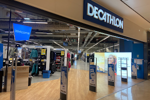 Decathlon Marseille Terrasses Du Port image