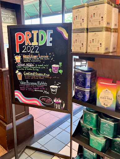 Book Store «Barnes & Noble Oxford Valley», reviews and photos, 210 Commerce Blvd, Fairless Hills, PA 19030, USA