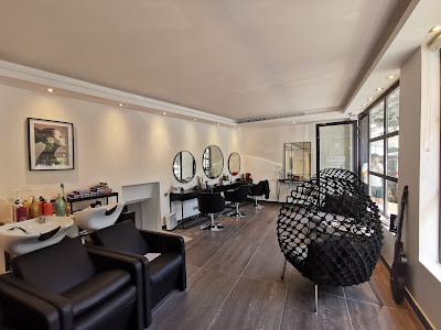 La coiffeuse à Cannes