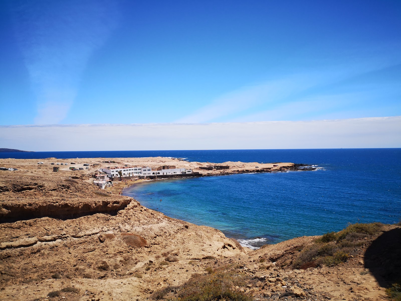 Photo de Playa del Cabron avec moyenne baie