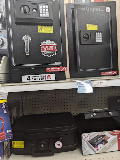 Hardware Store «Harbor Freight Tools», reviews and photos, 356 S Broadway STE 3, Salem, NH 03079, USA