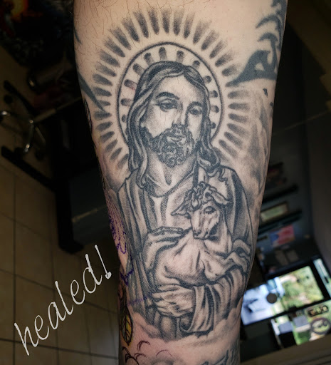 Tattoo Shop «La Rue Tattoo Inc.», reviews and photos, 351 N Central Ave, Umatilla, FL 32784, USA