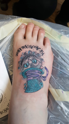 Explore mother daughter flower tattoo ideas, creative tattoo ideas in Oswego, available at Inkings