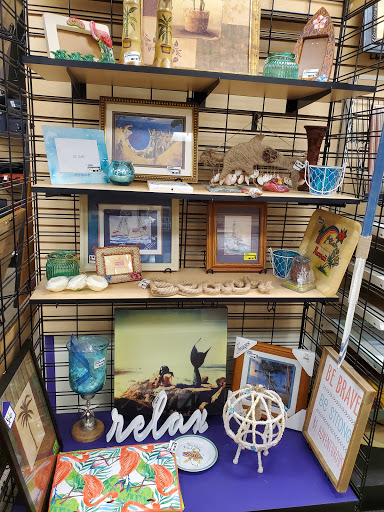 Shopping Mall «Hillcrest Shopping Center», reviews and photos, 1701 N Larkin Ave, Crest Hill, IL 60403, USA