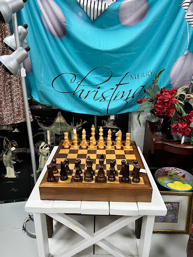 Thrift Store «OddBalls Nifty Thrift», reviews and photos, 530 NE 13th St, Fort Lauderdale, FL 33304, USA