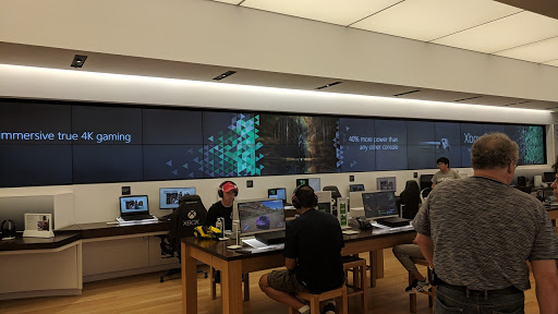 Computer Store «Microsoft Store - Park Meadows Mall», reviews and photos, 8505 Park Meadows Center Dr #2095, Lone Tree, CO 80124, USA