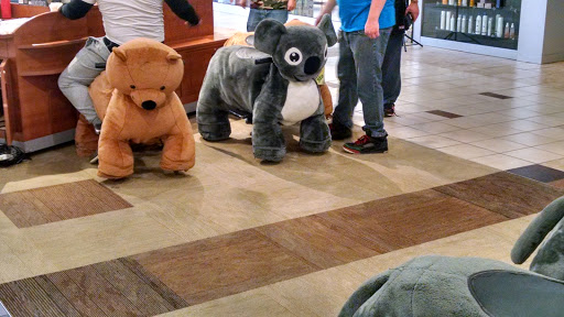 Shopping Mall «The Mall at Whitney Field», reviews and photos, 100 Commercial Rd, Leominster, MA 01453, USA