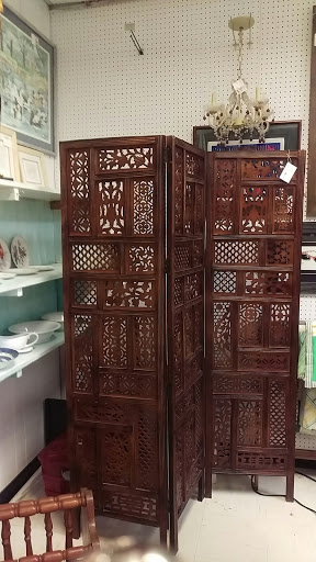 Flea Market «Fort Walton Beach Flea Market», reviews and photos, 125 Eglin Pkwy SE, Fort Walton Beach, FL 32548, USA